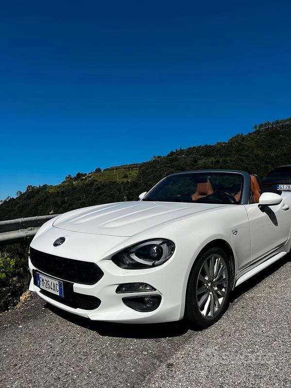 Usata Fiat 124 Spider Lusso 140 CV (102 kW) 2017 Bianco Cabrio