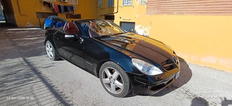 Usata Mercedes SLK200 Chrome 163 CV (119 kW) 2007 Nero Cabrio