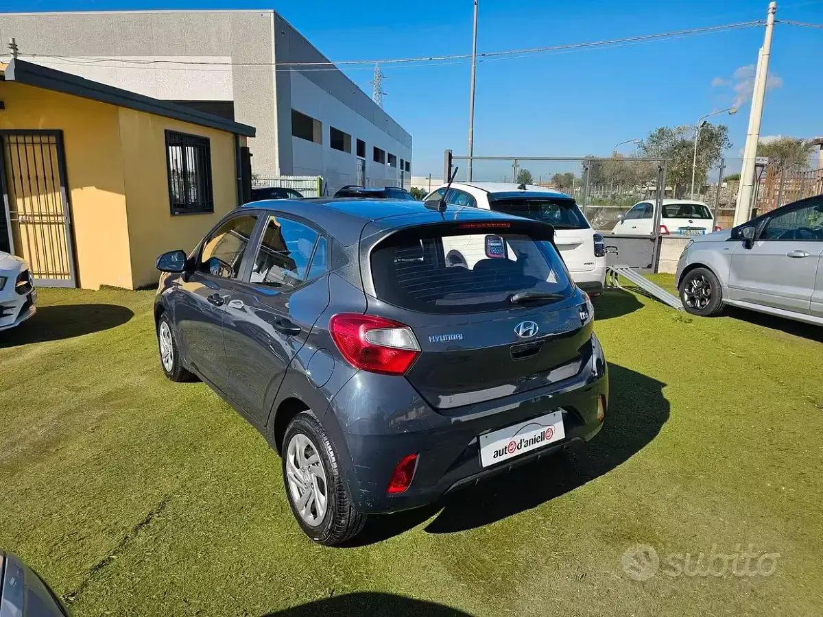 Usata Hyundai i10 Prime 67 CV (49 kW) 2022 Blu Utilitaria