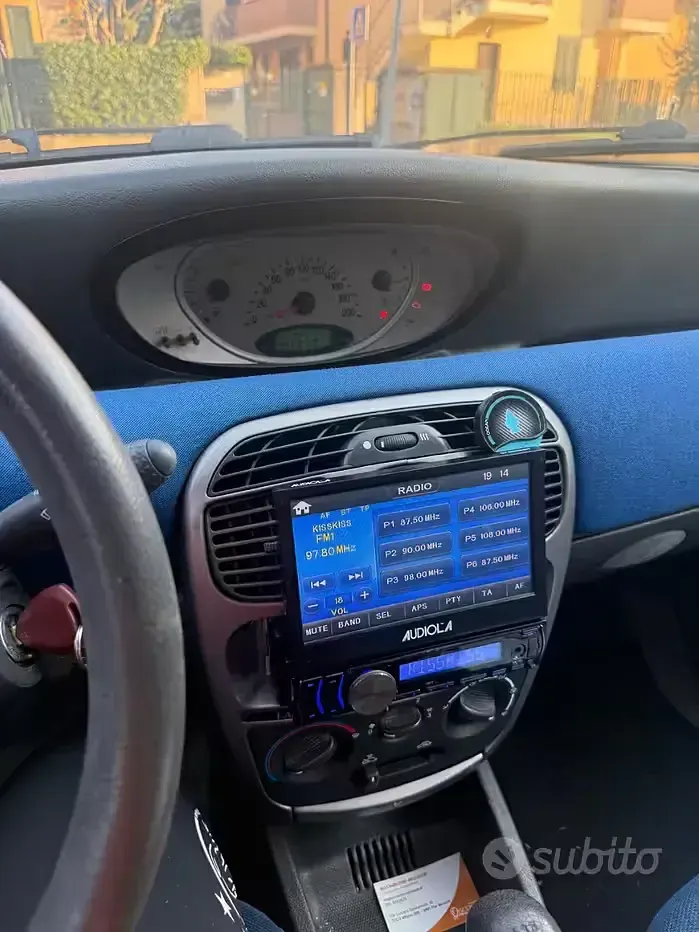 Usata Lancia Ypsilon 60 CV (44 kW) 2001 Bluazzurro Utilitaria