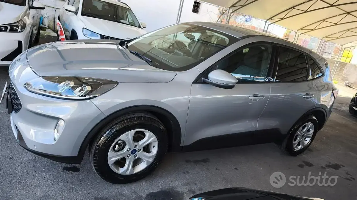 Occasion Ford Kuga 120 ch (88 kW) 2022 Gris SUV