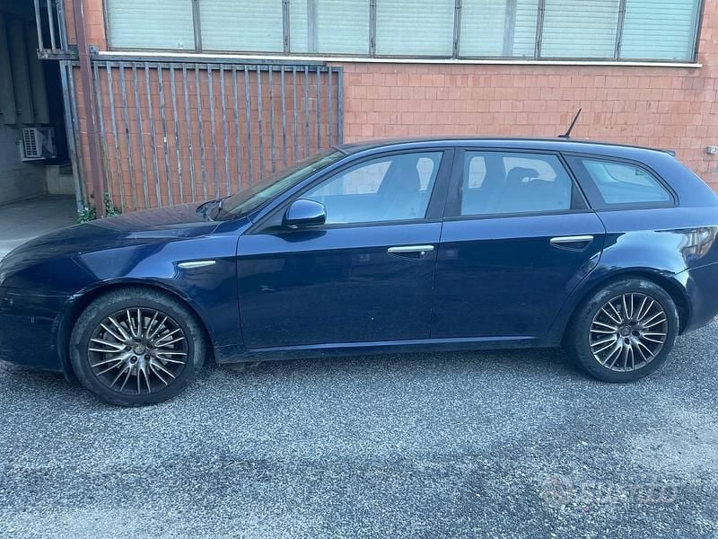 Usata Alfa Romeo 159 Distinctive 200 CV (147 kW) 2009 Blu Station wagon