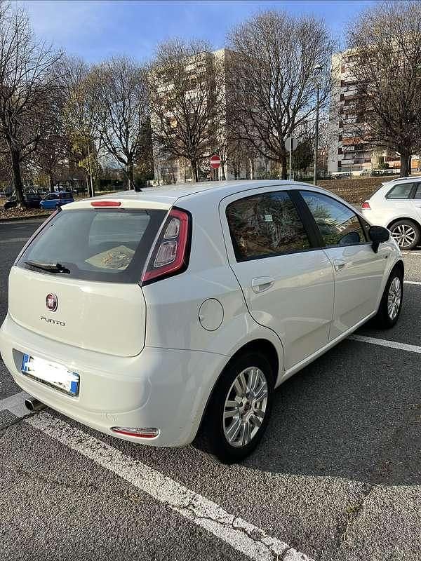 Usata Fiat Punto Lounge 84 CV (61 kW) 2013 Berlina