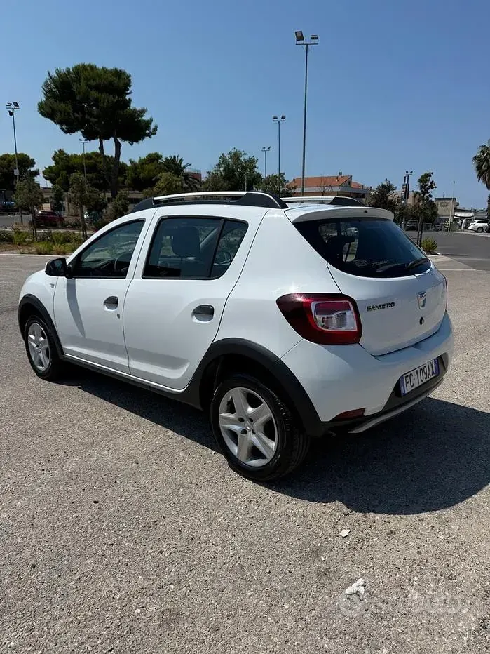 Usata Dacia Sandero Stepway 90 CV (66 kW) 2016 Bianco Berlina