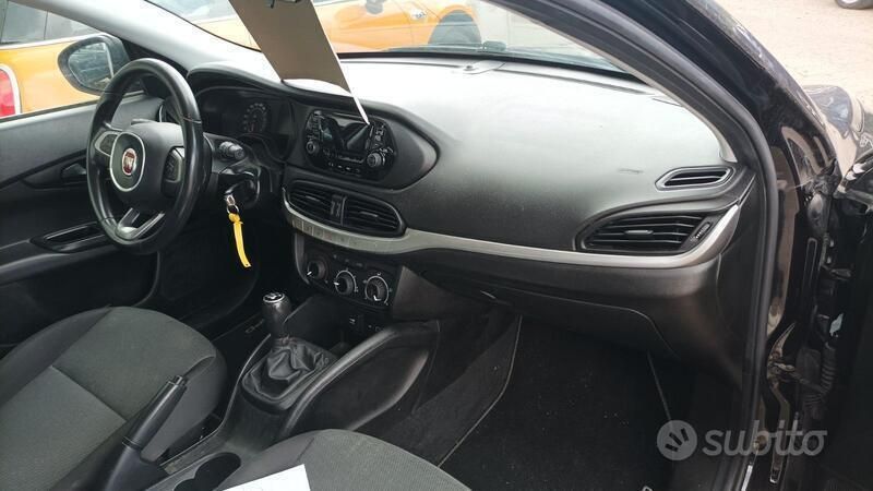 Usata Fiat Tipo 95 CV (69 kW) 2020 Nero Station wagon