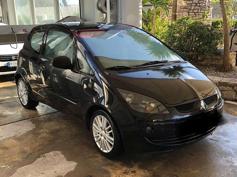 Nero Usata 2008 Mitsubishi Colt Berlina | 4000 € - Immagine 1/4
