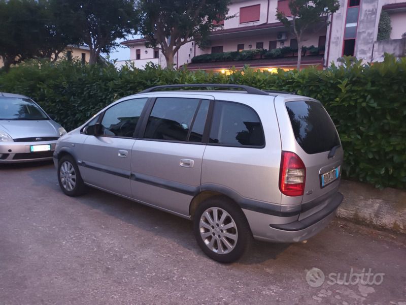 Grigio Usata 2003 Opel Zafira Monovolume | 1190 € - Immagine 1/2