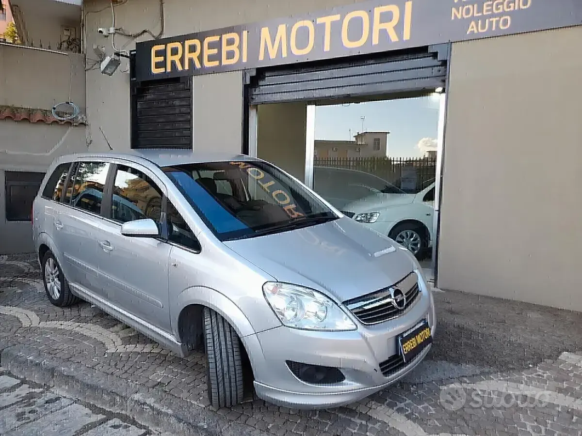 Brugt Opel Zafira Cosmo 94 HK (69 kW) 2009 Grå MPV