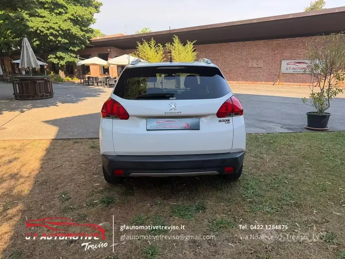Usata Peugeot 2008 S 92 CV (67 kW) 2015 Bianco SUV