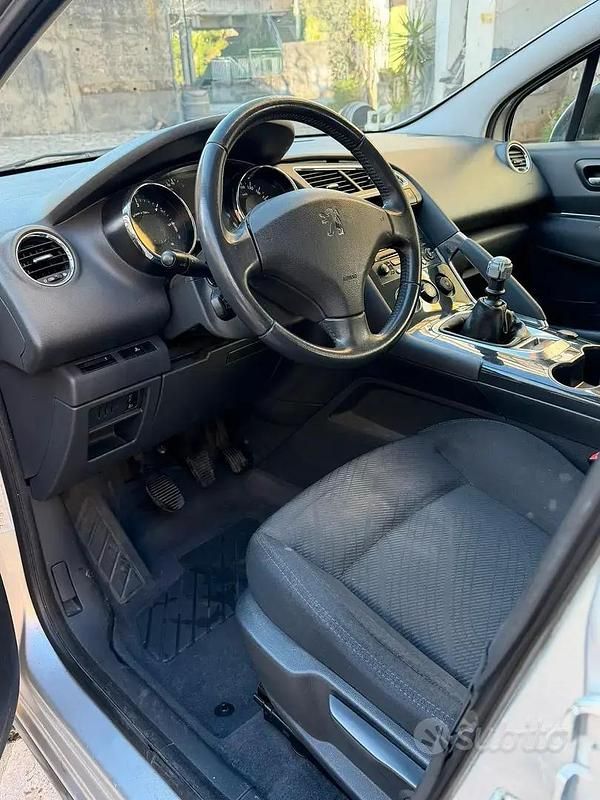 Usata Peugeot 3008 110 CV (80 kW) 2012 Grigio Station wagon