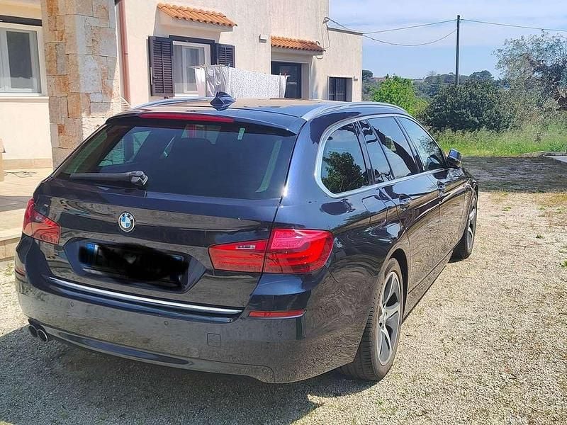 Usata BMW 520 Luxury Line 190 CV (139 kW) 2015 Blu/azzurro Station wagon
