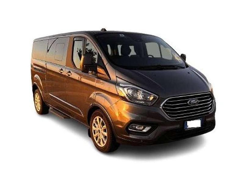 Grigio Usata 2021 Ford Tourneo Monovolume | 31.990 € (Cara) - Immagine 1/4