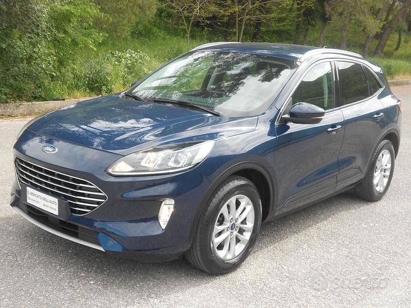 Usata Ford Kuga 120 CV (88 kW) 2021 Blu SUV