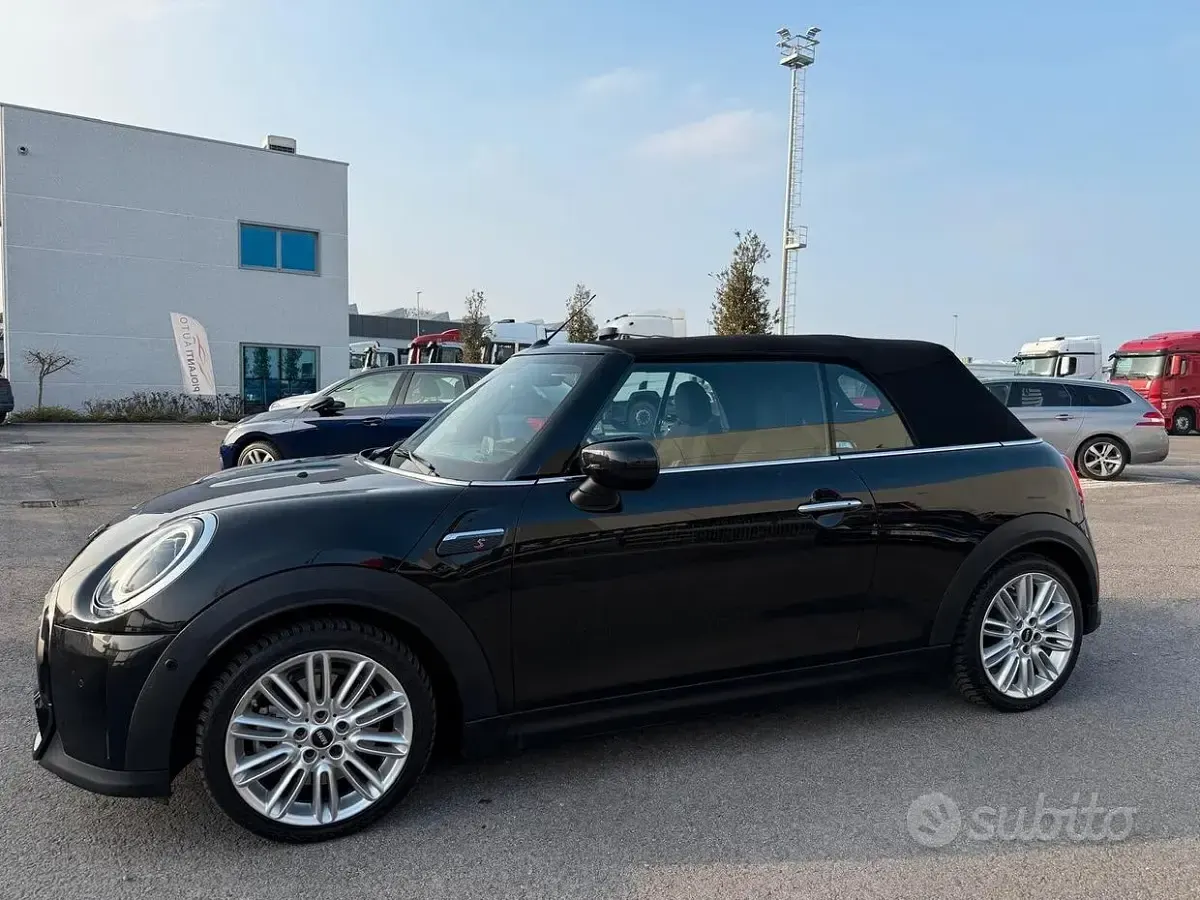 Usata Mini Cooper S Cabriolet 178 CV (130 kW) 2022 Nero Cabrio