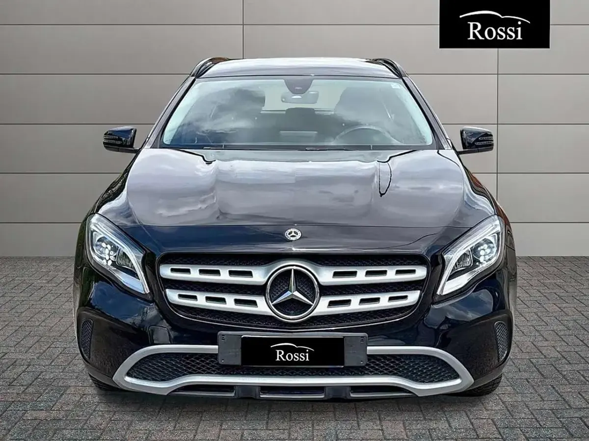 Usata Mercedes GLA200 136 CV (100 kW) 2019 Nero SUV