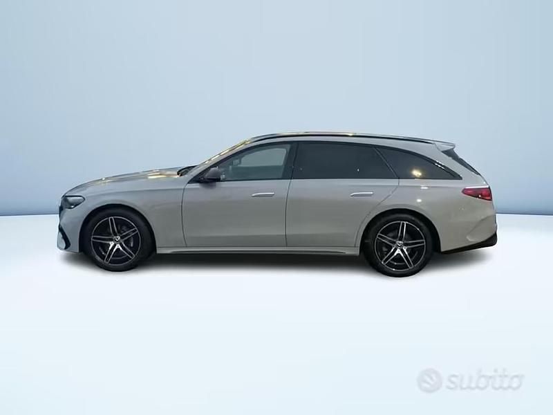 Usata Mercedes E220 Advanced 197 CV (144 kW) 2025 Grigio Station wagon