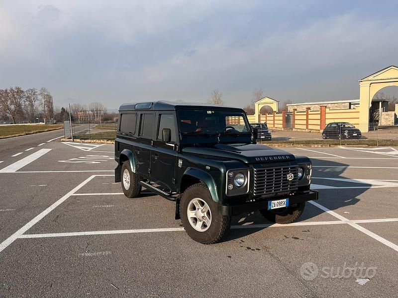 Usata Land Rover Defender 122 CV (89 kW) 2015 Verde Station wagon