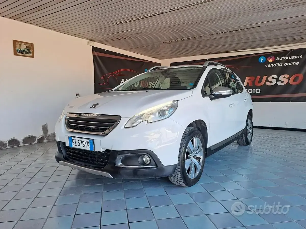 Usata Peugeot 2008 Allure 82 CV (60 kW) 2015 Bianco SUV