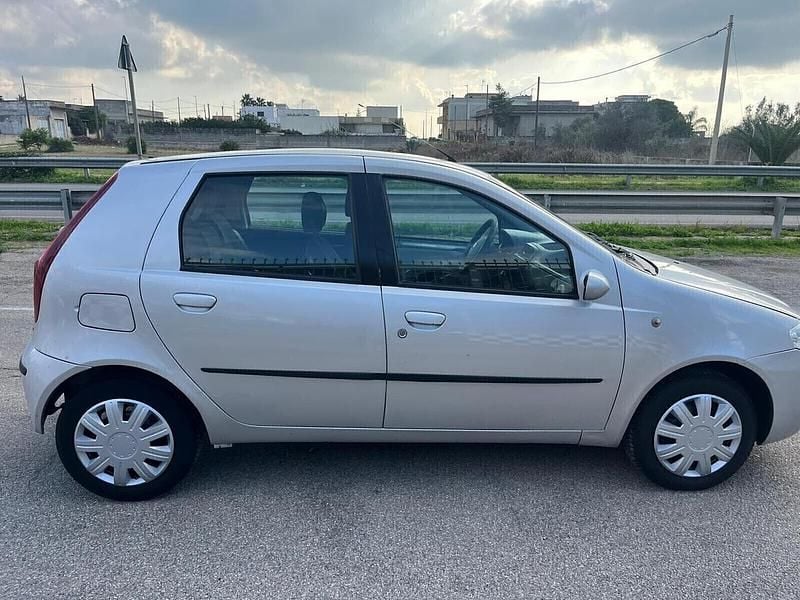 Usata Fiat Punto Dynamic 69 CV (50 kW) 2008 Argento Berlina