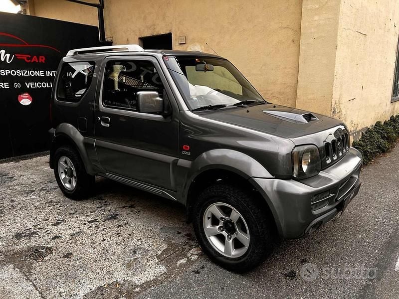 Usata Suzuki Jimny 86 CV (63 kW) 2007 Grigio(met.) SUV