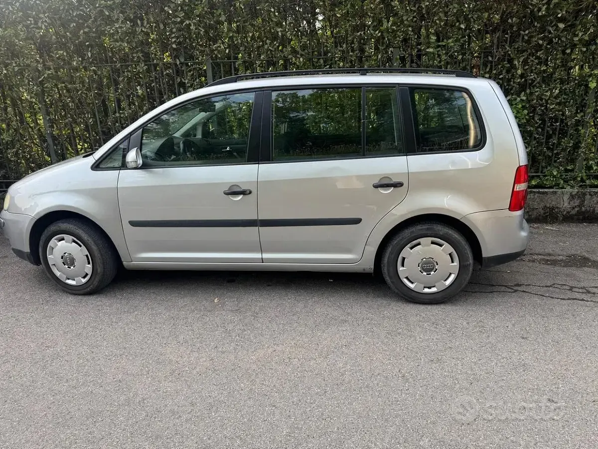 Usata VW Touran 101 CV (74 kW) 2004 Grigio Monovolume