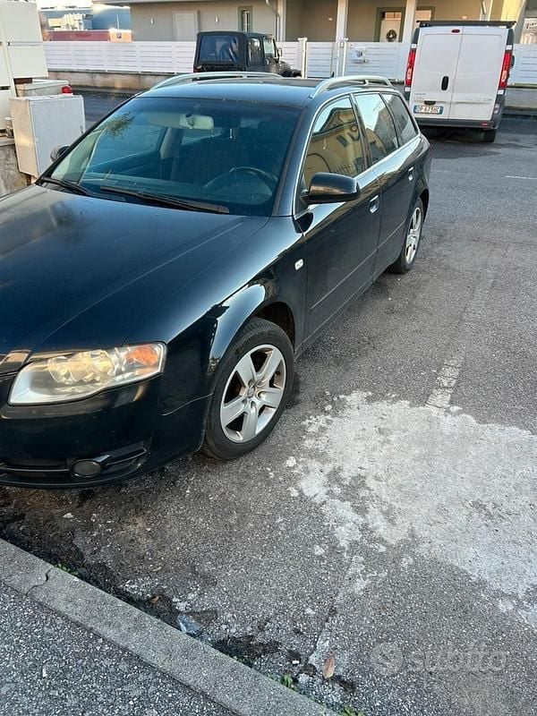 Nero Usata 2009 Audi A4 Station wagon | 800 € (Super prezzo) - Immagine 1/4