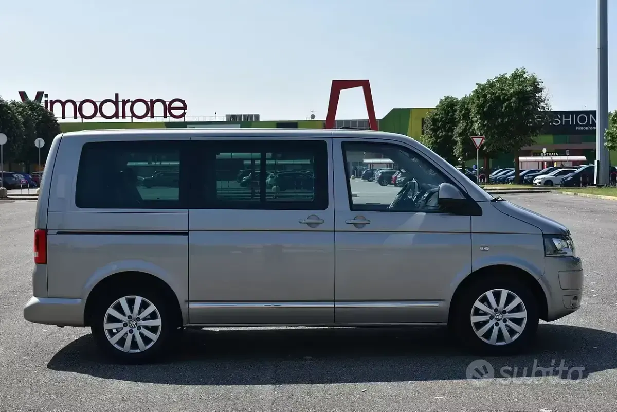 Usata VW Multivan Highline 140 CV (102 kW) 2013 Grigio Monovolume