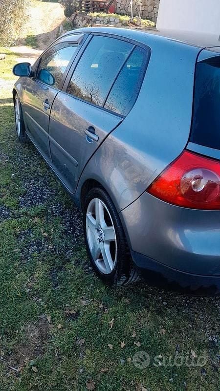 Usata VW Golf V 140 CV (102 kW) 2007 Grigio Berlina