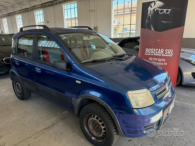 Usata Fiat Panda 4x4 Climbing 60 CV (44 kW) 2005 Blu/azzurro Utilitaria