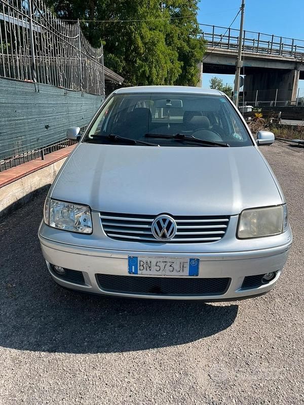 Usata VW Polo 50 CV (36 kW) 2001 Grigio Utilitaria