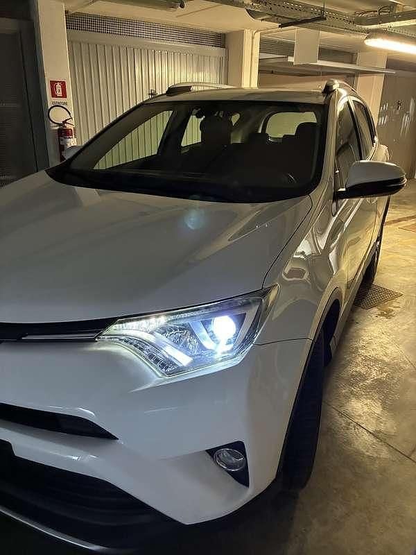 Usata Toyota RAV4 Active 143 CV (105 kW) 2016 SUV