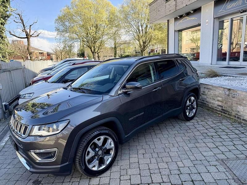 Usata Jeep Compass Limited 140 CV (102 kW) 2018 Grigio SUV