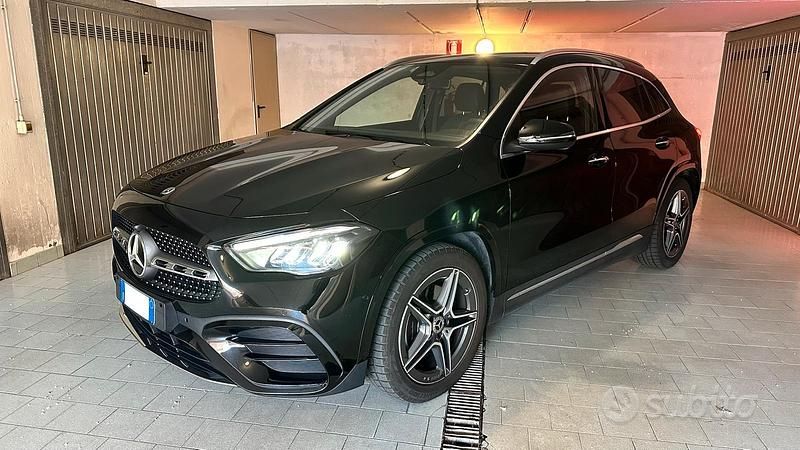 Usata Mercedes GLA180 Advanced Plus 116 CV (85 kW) 2024 Nero SUV
