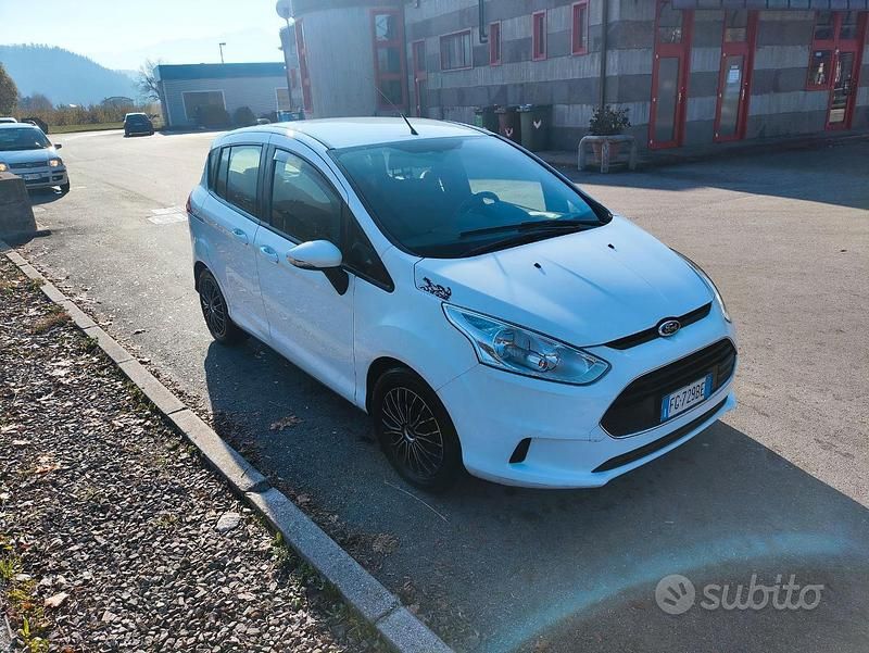 Bianco Usata 2016 Ford B-MAX Monovolume | 7500 € (Buon prezzo) - Immagine 1/4
