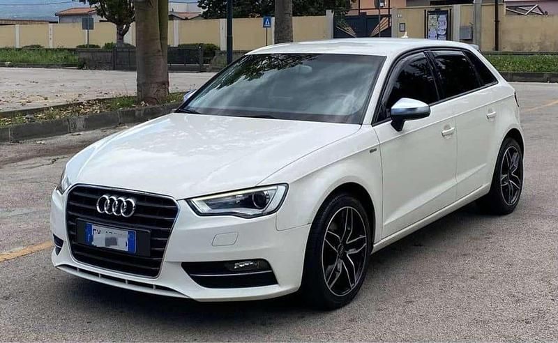 Usata Audi A3 S-line plus 105 CV (77 kW) 2011 Bianco Utilitaria