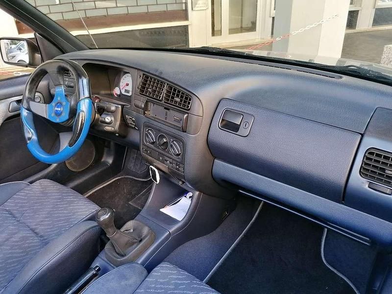 Usata VW Golf Cabriolet Sport 101 CV (74 kW) 1996 Cabrio