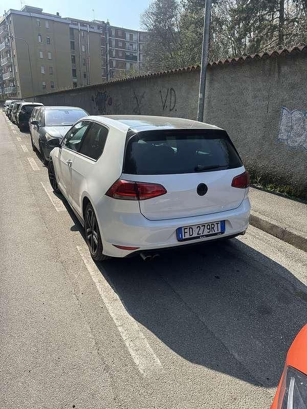 Usata VW Golf VII Highline 122 CV (89 kW) 2016 Berlina