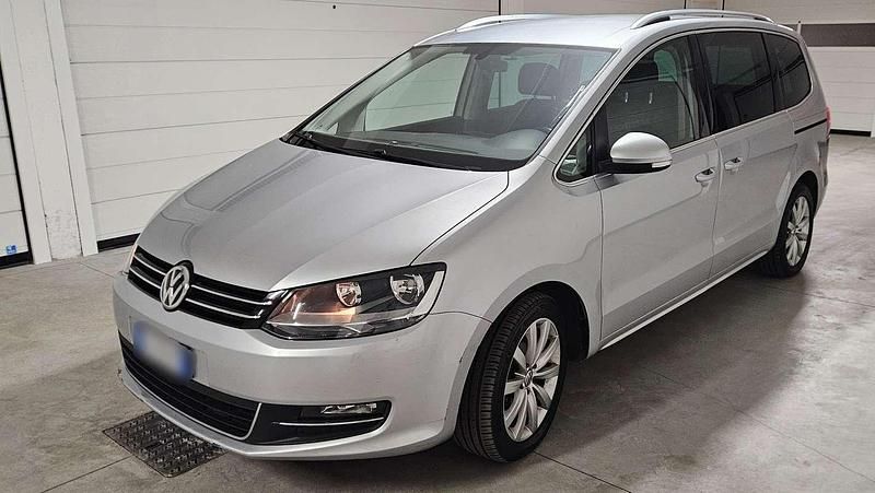 Begagnad VW Sharan Highline 150 HK (110 kW) 2015 Silver Minibuss