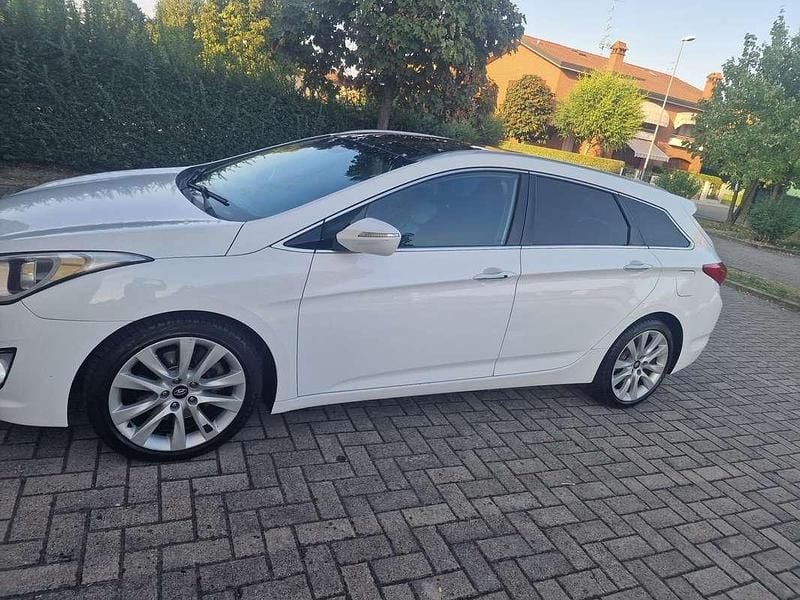 Bianco Usata 2012 Hyundai i40 Style Station wagon | 5500 € (Buon prezzo) - Immagine 1/4