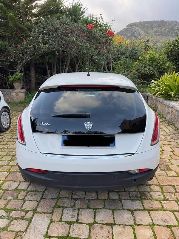 Usata Lancia Delta 2011 Bianco Utilitaria
