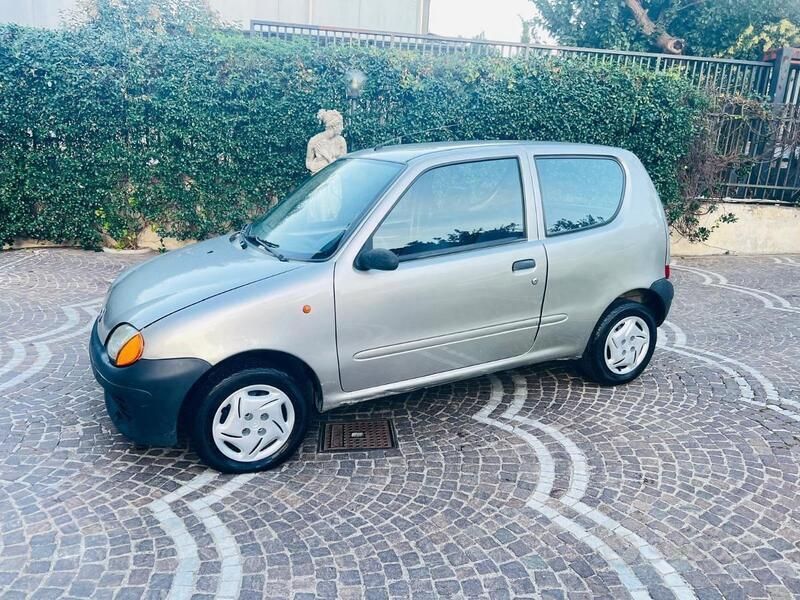 Argento Usata 2000 Fiat Seicento Due volumi | 2900 € (Molto cara) - Immagine 1/2