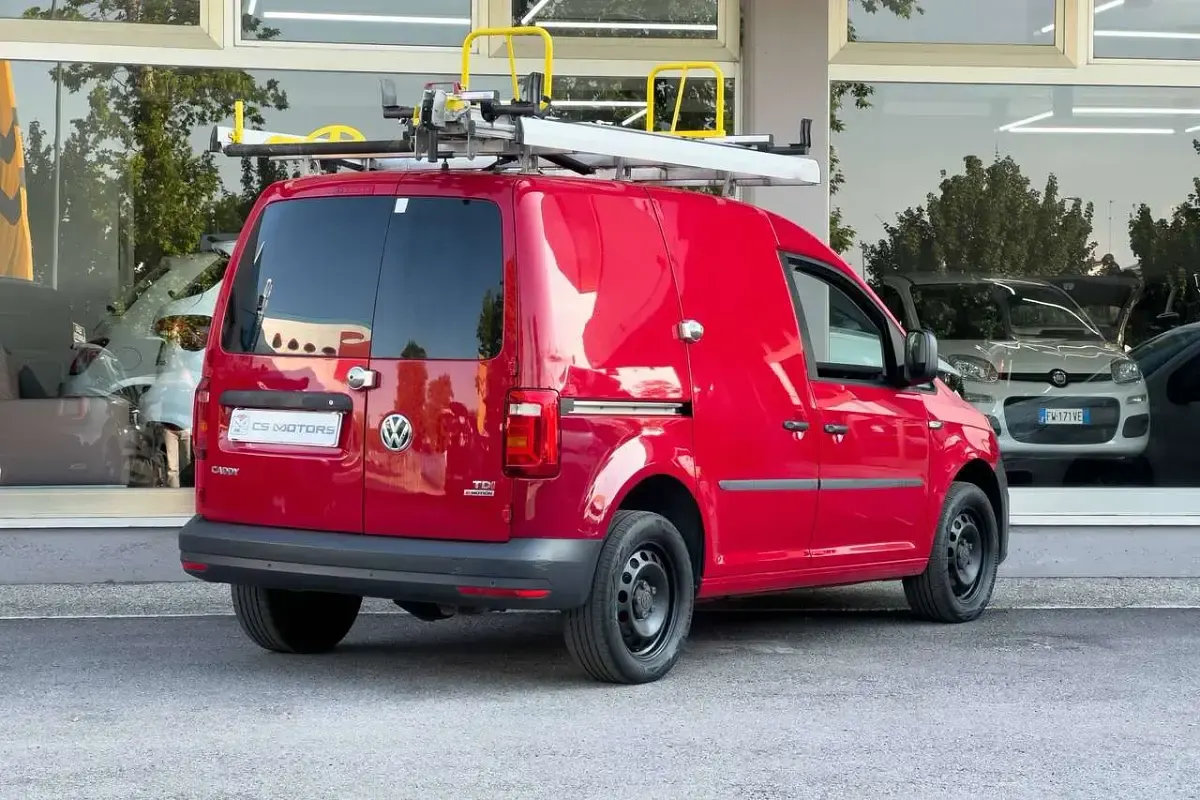 Usata VW Caddy 122 CV (89 kW) 2016 Rosso Monovolume