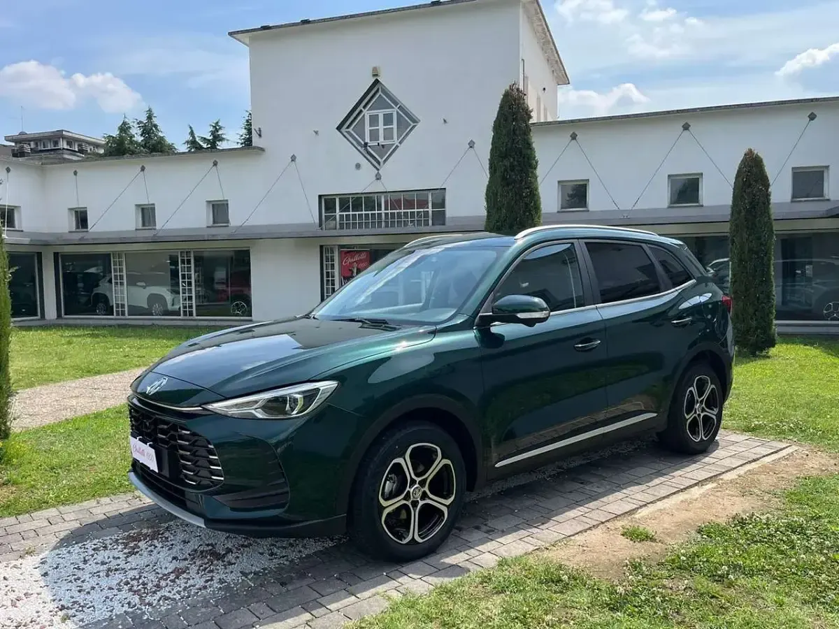 Nuova MG ZS Comfort 116 CV (85 kW) 2026 British green SUV