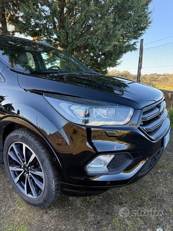 Usata Ford Kuga ST-Line 120 CV (88 kW) 2018 Nero SUV