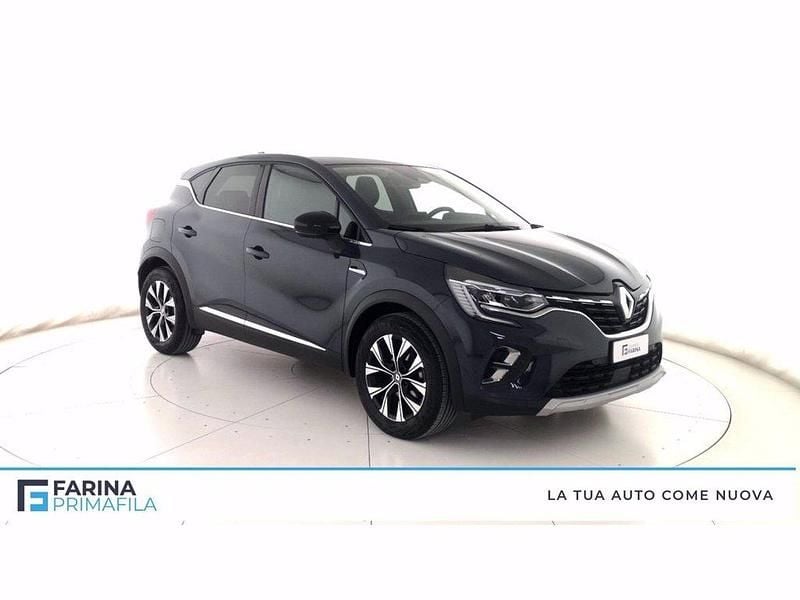 Usata Renault Captur Equilibre 101 CV (74 kW) 2024 Blu marine SUV