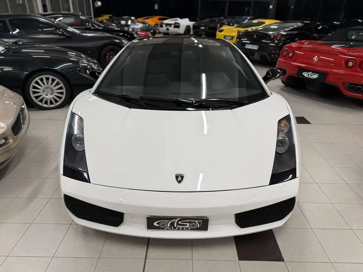 Usata Lamborghini Gallardo 500 CV (367 kW) 2003 Bianco Coupé
