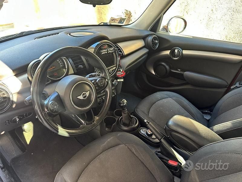 Usata Mini ONE 102 CV (75 kW) 2015 Rosso Utilitaria