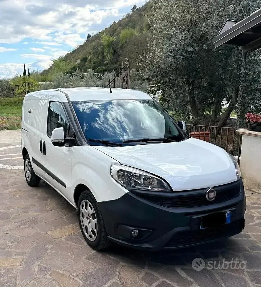 Usata Fiat Doblò 120 CV (88 kW) 2017 Bianco Monovolume