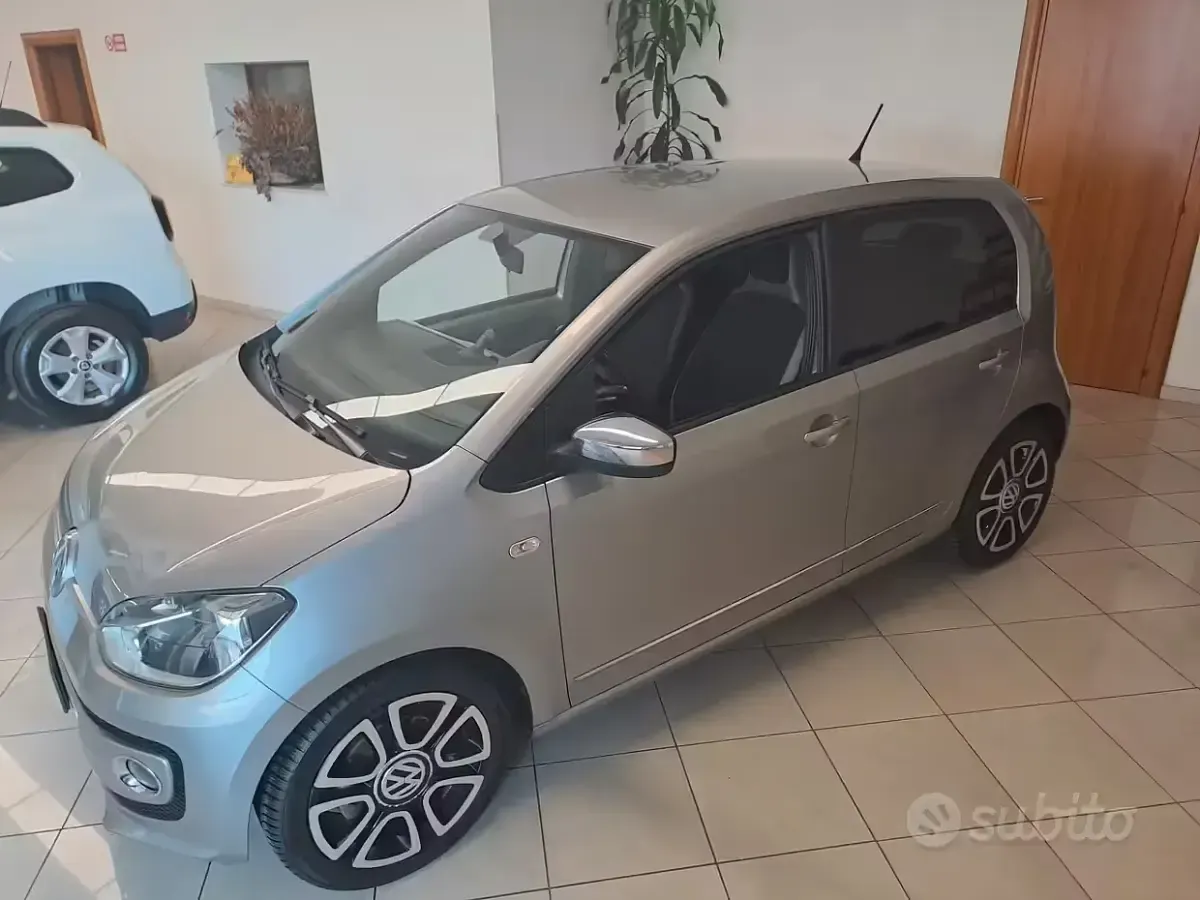 Usata VW up! 68 CV (50 kW) 2015 Grigio Utilitaria