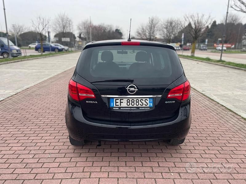 Usata Opel Meriva Cosmo 95 CV (69 kW) 2011 Nero Monovolume